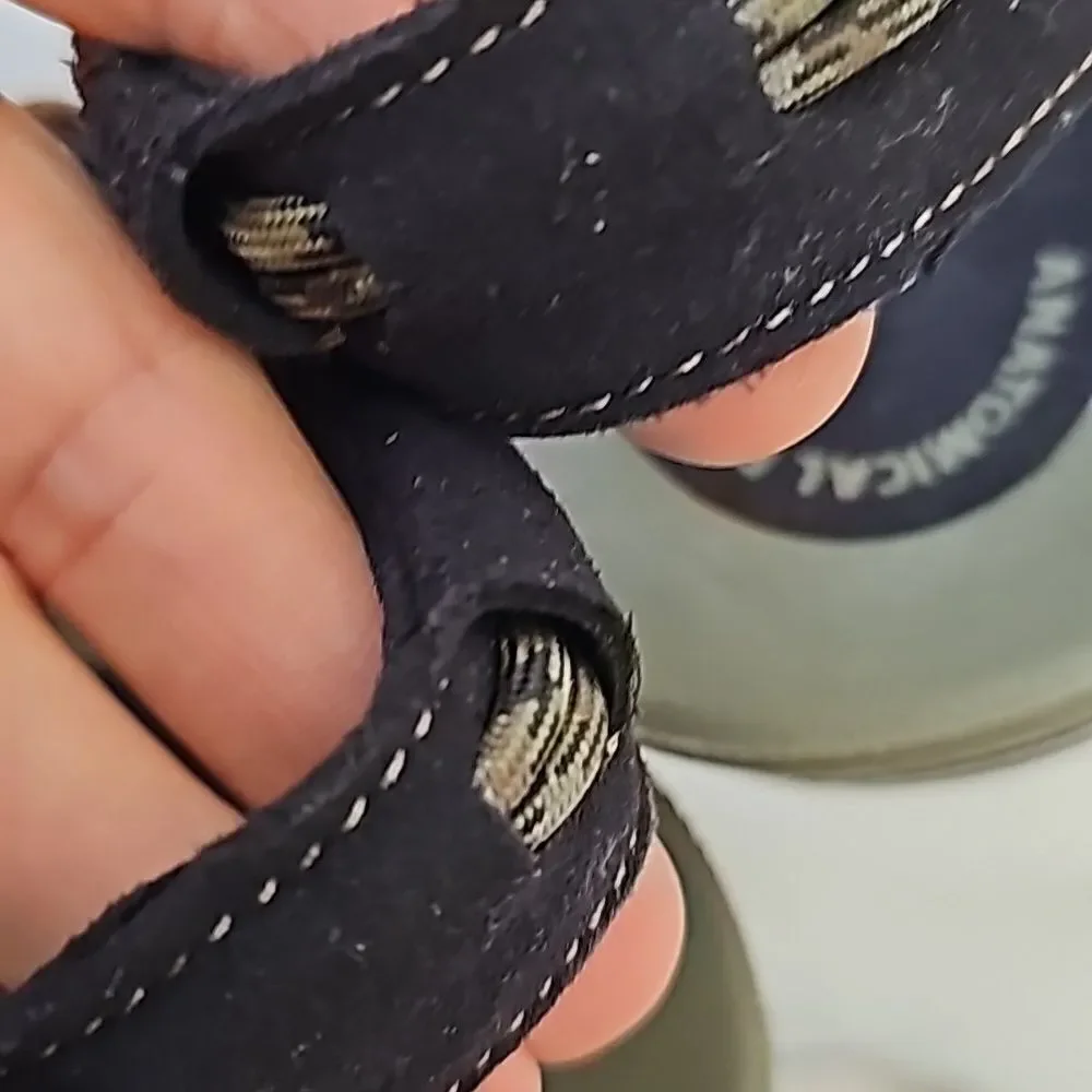 Keen uneek sandal, size 9‎